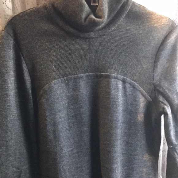 Platinum by Dorothy Schoelen Gray Sweater Size M - Picture 4 of 7